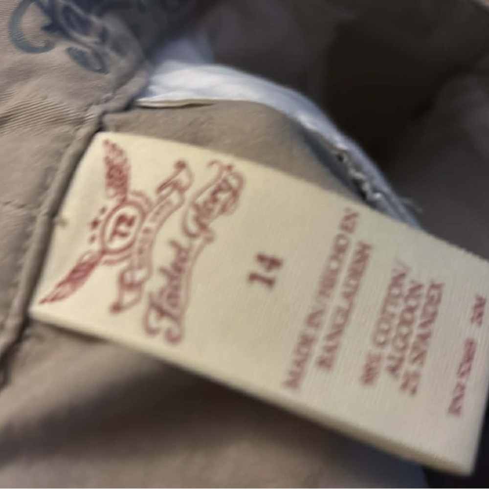 Faded Glory Women’s size 14 khakis shorts - Picture 2 of 6
